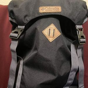 Columbia Classic Outdoor 25L Daypack Backpack NWT